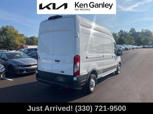 2022 Ford Transit-250 Base