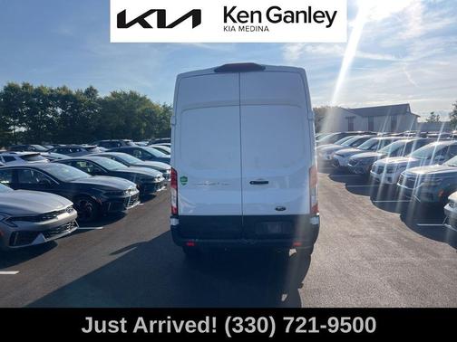 2022 Ford Transit-250 Base