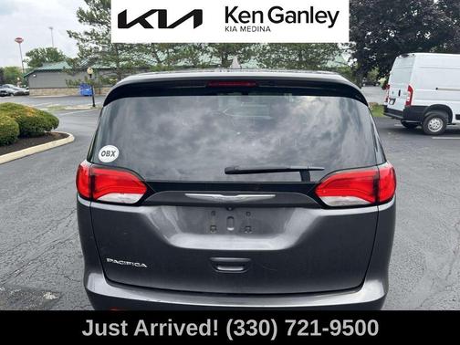 2017 Chrysler Pacifica Touring