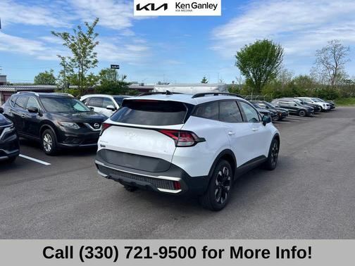 Glacial White Pearl 2023 Kia Sportage X-Line