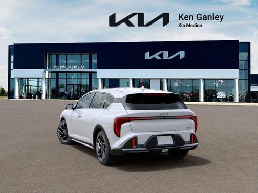 Snow White Pearl 2026 Kia K4 GT-LINE