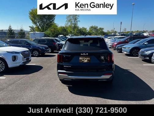 2025 Kia Sorento S