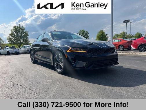 2022 Kia K5 EX