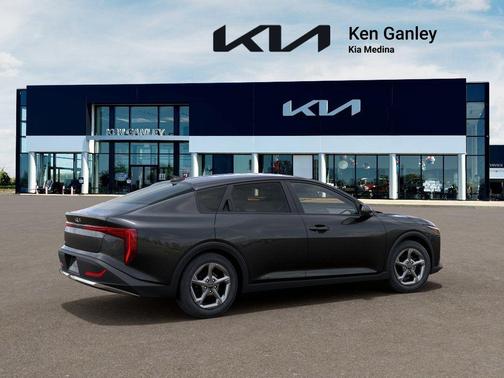 INTERSTELLARGRA 2026 Kia K4 LXS
