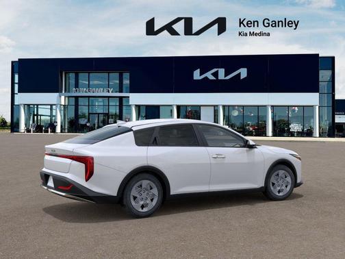 2025 Kia K4 LX