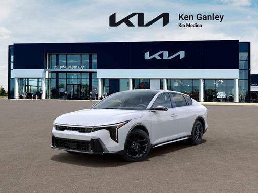 Snow White Pearl 2026 Kia K4 GT-LINE