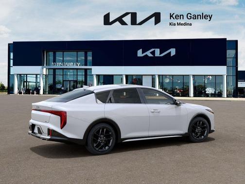 Snow White Pearl 2026 Kia K4 GT-LINE