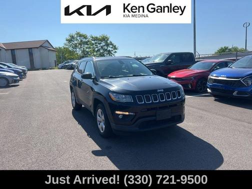 Diamond Black 2019 Jeep Compass Latitude