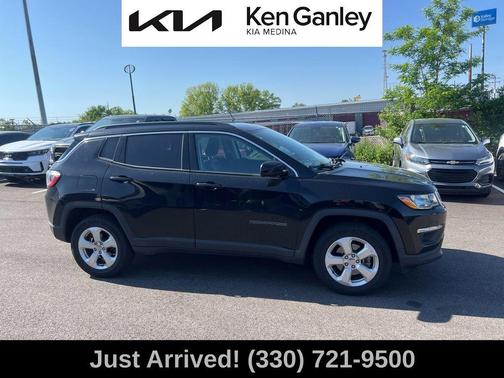 Diamond Black 2019 Jeep Compass Latitude