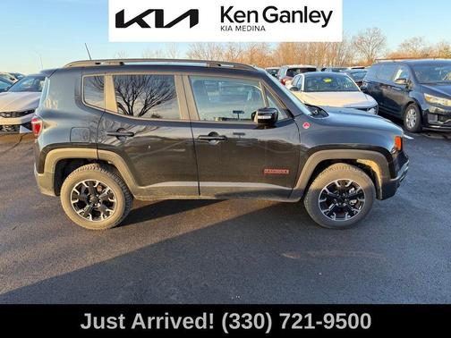 2023 Jeep Renegade Trailhawk