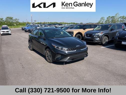 Aurora Black 2024 Kia Forte LXS