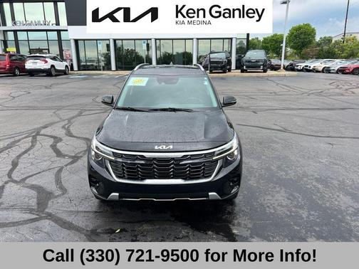 Fusion Orange 2024 Kia Seltos S