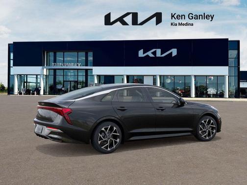 2025 Kia K5 EX