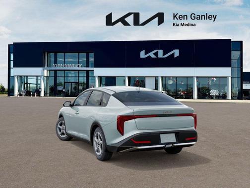 2025 Kia K4 LXS