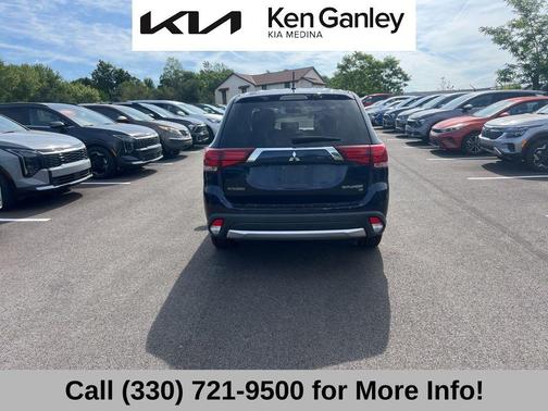 Labrador Black Pearl 2016 Mitsubishi Outlander SE