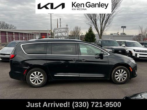 2018 Chrysler Pacifica Touring-L