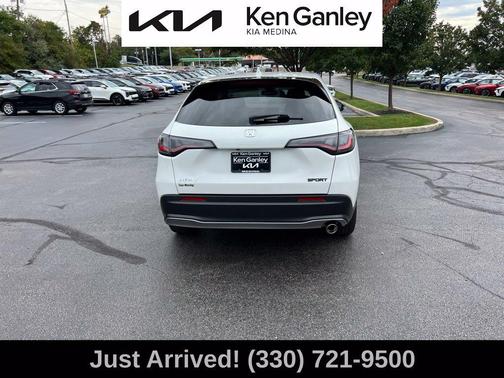 Platinum White Pearl 2025 Honda HR-V Sport