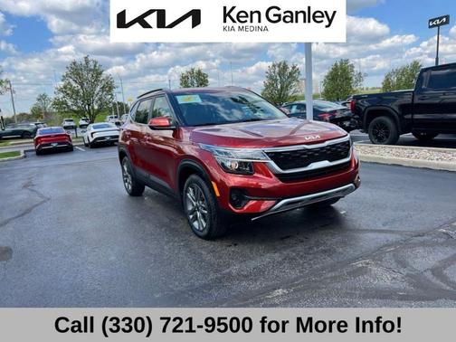 Mars Orange 2023 Kia Seltos S