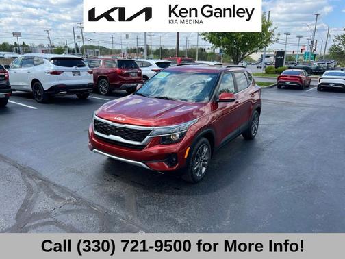 Mars Orange 2023 Kia Seltos S
