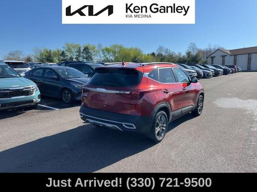 Mars Orange 2023 Kia Seltos S