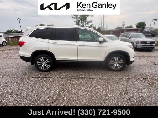 2017 Honda Pilot EX-L w/ Navigation