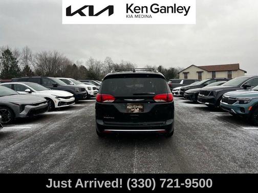 2018 Chrysler Pacifica Touring-L