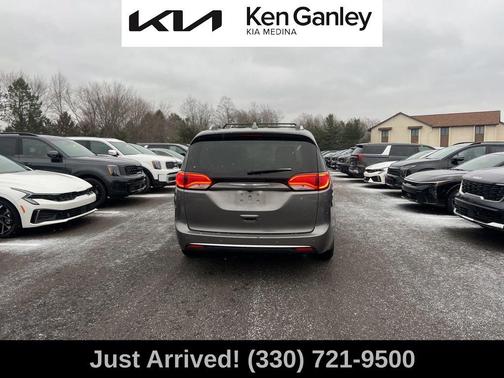 2018 Chrysler Pacifica Touring-L