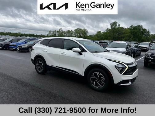 Snow White Pearl 2023 Kia Sportage LX