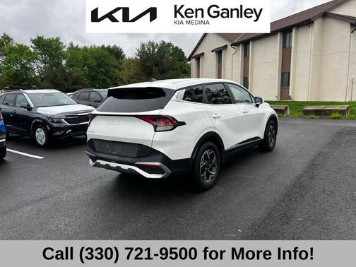Snow White Pearl 2023 Kia Sportage LX