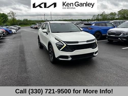 Snow White Pearl 2023 Kia Sportage LX