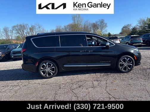 2022 Chrysler Pacifica Pinnacle