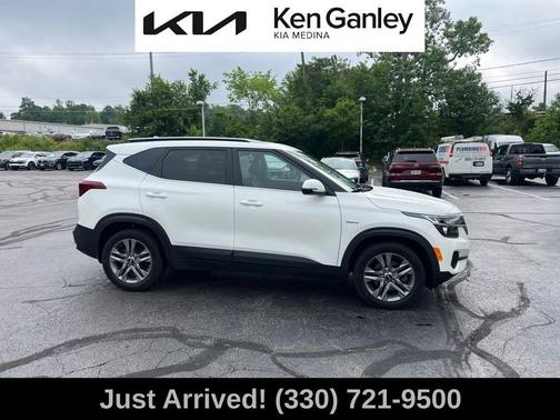 Snow White Pearl 2021 Kia Seltos S