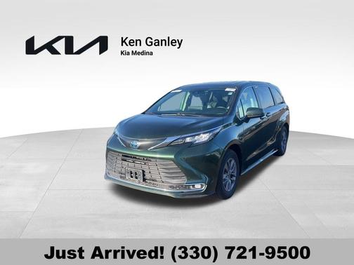 2023 Toyota Sienna XLE