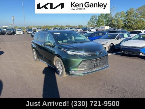 2023 Toyota Sienna XLE