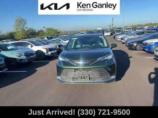 2023 Toyota Sienna XLE