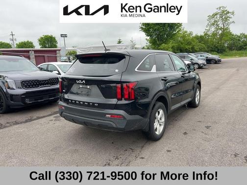 Ebony Black 2022 Kia Sorento LX
