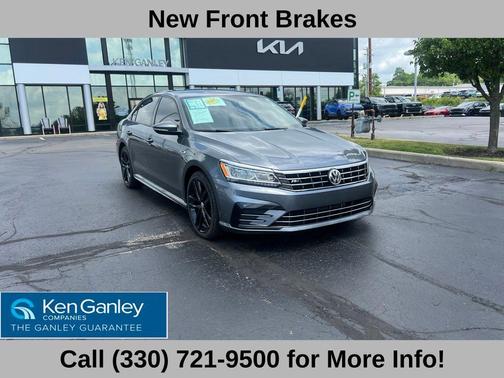 Platinum Gray Metallic 2018 Volkswagen Passat 2.0T R-Line