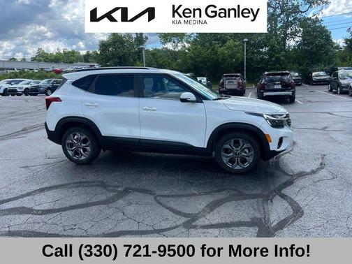Snow White Pearl 2024 Kia Seltos S