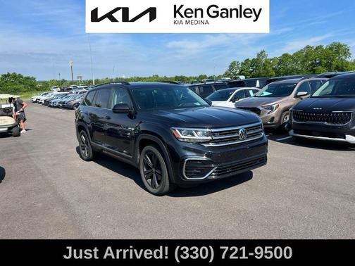 Deep Black Pearl Effect 2021 Volkswagen Atlas 3.6 V6 SE w/ Technology R-Line