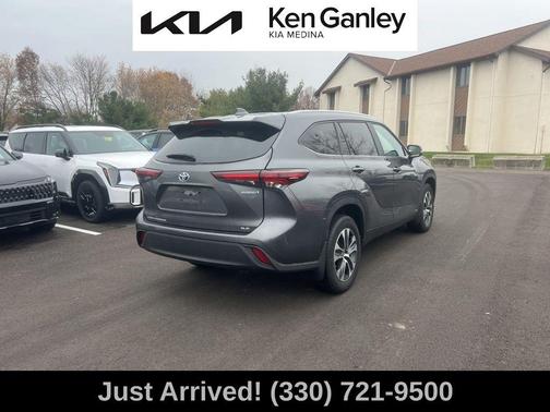 2024 Toyota Highlander Hybrid XLE