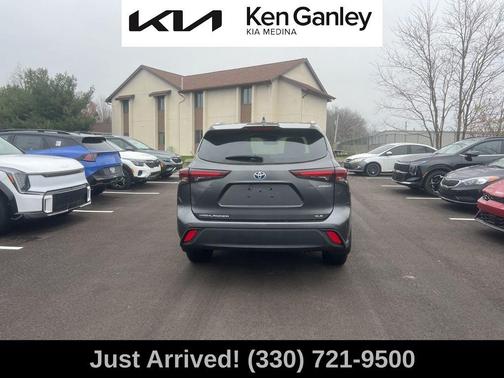 2024 Toyota Highlander Hybrid XLE