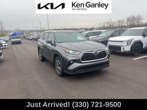 2024 Toyota Highlander Hybrid XLE