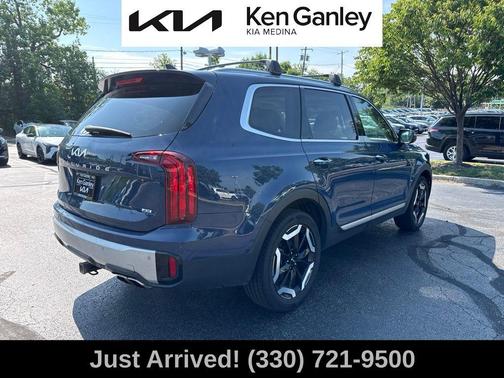 Midnight Black 2024 Kia Telluride S
