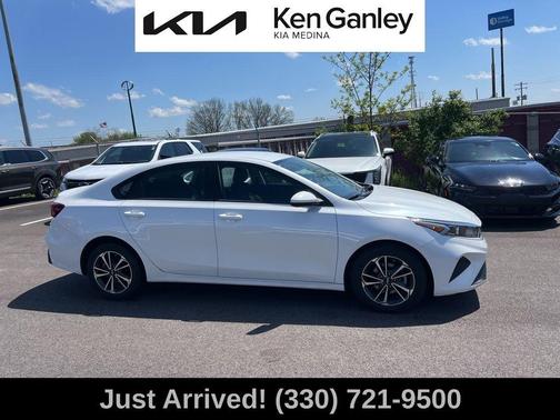 Snow White Pearl 2024 Kia Forte LXS