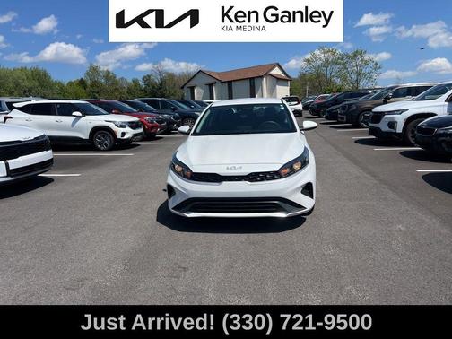 Snow White Pearl 2024 Kia Forte LXS