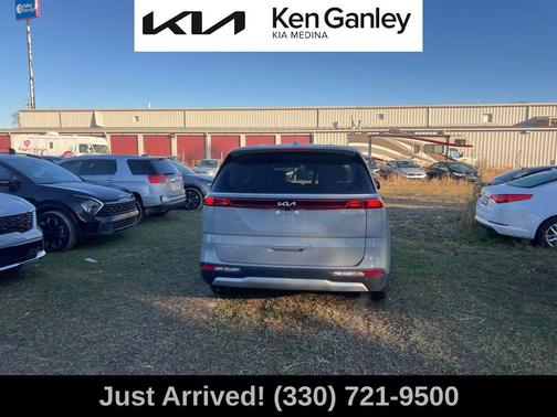 2023 Kia Carnival EX