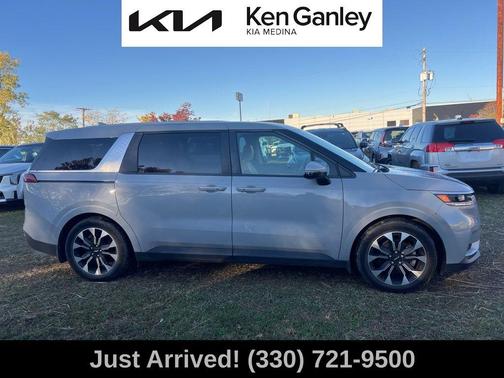 2023 Kia Carnival EX