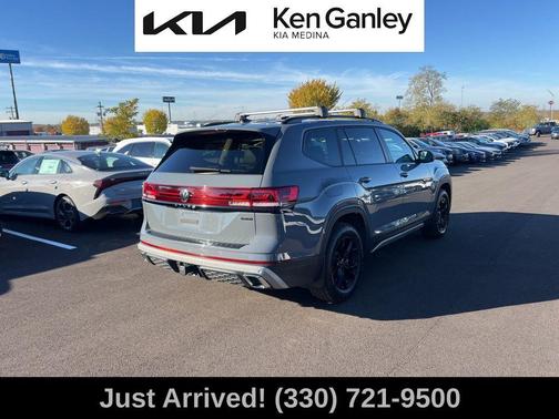 2024 Volkswagen Atlas 2.0T Peak Edition SE w/Technology