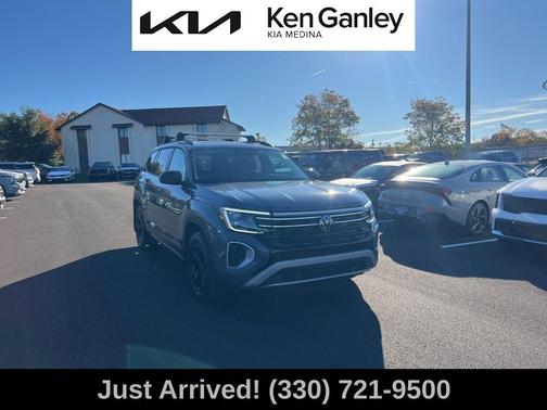 2024 Volkswagen Atlas 2.0T Peak Edition SE w/Technology