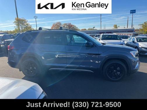 2024 Volkswagen Atlas 2.0T Peak Edition SE w/Technology